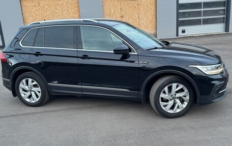 Volkswagen Tiguan II, 2021 год, 2 500 000 рублей, 4 фотография