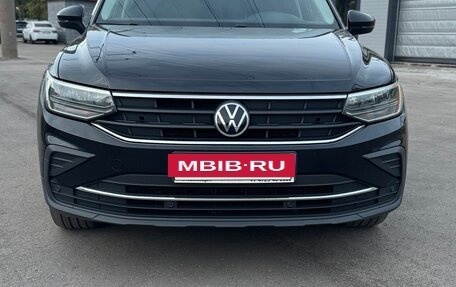 Volkswagen Tiguan II, 2021 год, 2 500 000 рублей, 3 фотография