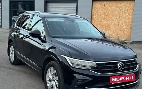 Volkswagen Tiguan II, 2021 год, 2 500 000 рублей, 11 фотография