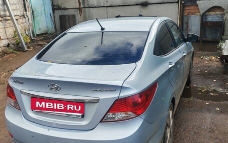 Hyundai Solaris II рестайлинг, 2011 год, 600 000 рублей, 3 фотография