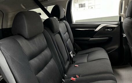Mitsubishi Pajero Sport III рестайлинг, 2018 год, 2 730 000 рублей, 16 фотография
