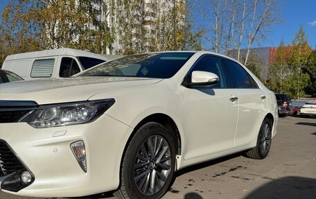 Toyota Camry, 2017 год, 1 800 000 рублей, 2 фотография