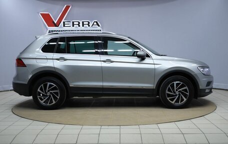 Volkswagen Tiguan II, 2018 год, 2 370 000 рублей, 4 фотография