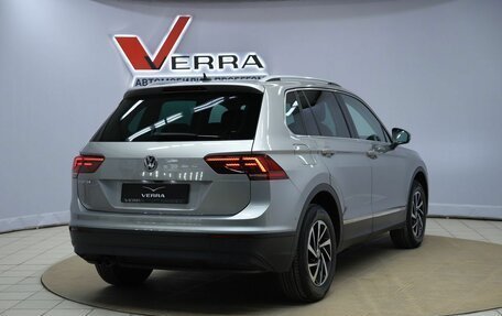 Volkswagen Tiguan II, 2018 год, 2 370 000 рублей, 5 фотография