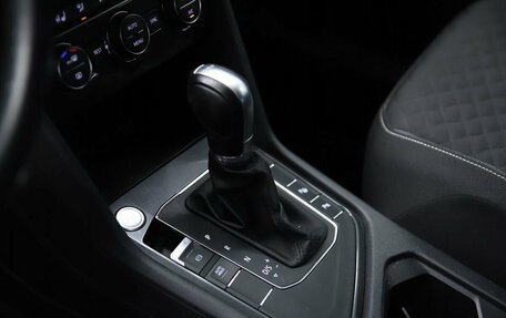 Volkswagen Tiguan II, 2018 год, 2 370 000 рублей, 15 фотография