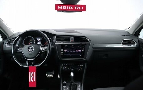Volkswagen Tiguan II, 2018 год, 2 370 000 рублей, 16 фотография