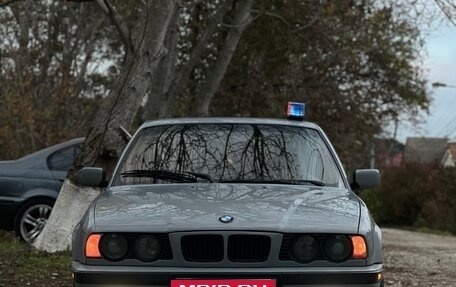 BMW 5 серия, 1990 год, 355 555 рублей, 1 фотография
