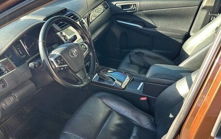 Toyota Camry, 2017 год, 2 080 000 рублей, 10 фотография