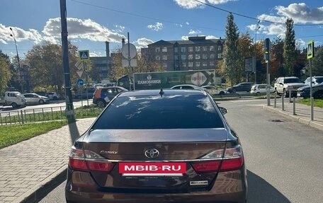 Toyota Camry, 2017 год, 2 080 000 рублей, 6 фотография