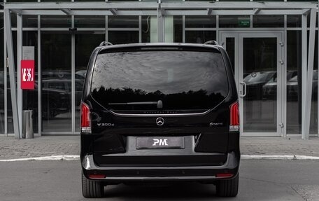 Mercedes-Benz V-Класс, 2024 год, 29 000 000 рублей, 5 фотография