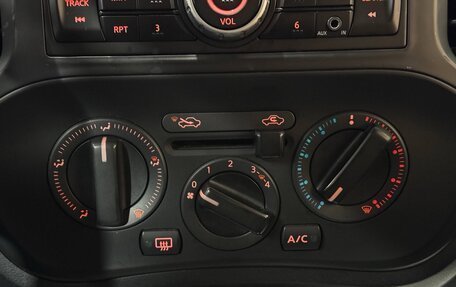 Nissan Juke II, 2013 год, 890 000 рублей, 16 фотография