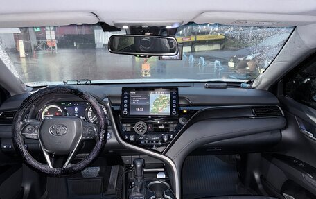 Toyota Camry, 2022 год, 2 600 000 рублей, 9 фотография