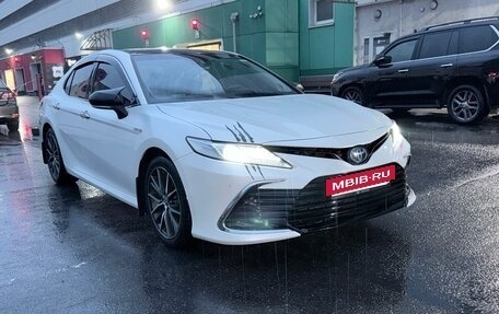 Toyota Camry, 2022 год, 2 600 000 рублей, 2 фотография