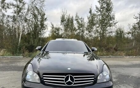 Mercedes-Benz CLS, 2004 год, 1 500 000 рублей, 2 фотография