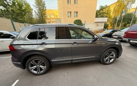 Volkswagen Tiguan II, 2019 год, 3 500 000 рублей, 2 фотография