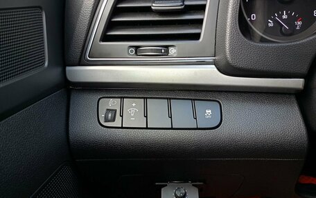 Hyundai Elantra VI рестайлинг, 2018 год, 1 363 800 рублей, 10 фотография