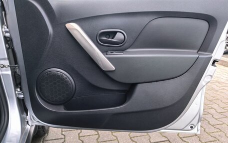 Renault Sandero II рестайлинг, 2022 год, 1 799 000 рублей, 12 фотография