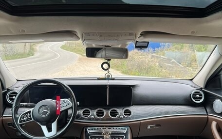 Mercedes-Benz E-Класс, 2018 год, 2 500 000 рублей, 4 фотография