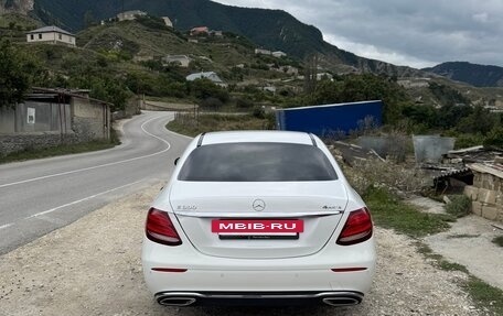 Mercedes-Benz E-Класс, 2018 год, 2 500 000 рублей, 3 фотография
