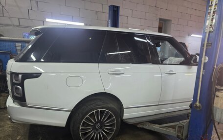 Land Rover Range Rover IV рестайлинг, 2017 год, 1 800 000 рублей, 2 фотография