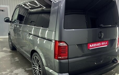Volkswagen Multivan T6 рестайлинг, 2018 год, 4 705 000 рублей, 6 фотография