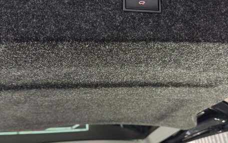 Volkswagen Multivan T6 рестайлинг, 2018 год, 4 705 000 рублей, 13 фотография