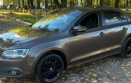 Volkswagen Jetta VI, 2012 год, 830 000 рублей, 2 фотография