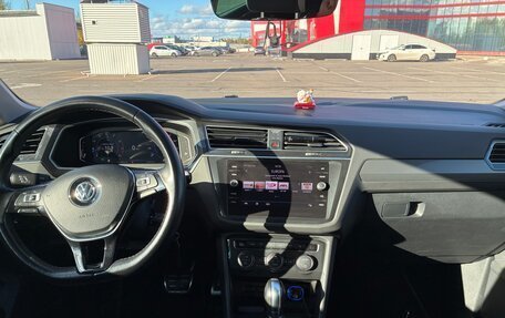 Volkswagen Tiguan II, 2019 год, 2 350 000 рублей, 10 фотография