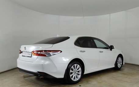 Toyota Camry, 2020 год, 3 100 000 рублей, 5 фотография