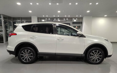 Toyota RAV4, 2017 год, 2 153 000 рублей, 8 фотография