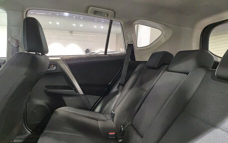 Toyota RAV4, 2017 год, 2 153 000 рублей, 16 фотография