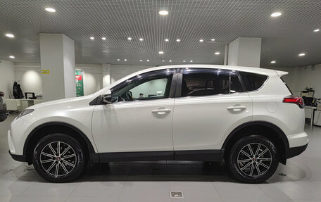 Toyota RAV4, 2017 год, 2 153 000 рублей, 12 фотография