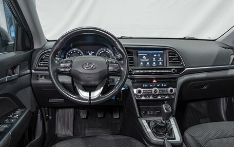 Hyundai Elantra VI рестайлинг, 2019 год, 1 690 000 рублей, 6 фотография