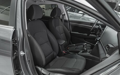 Hyundai Elantra VI рестайлинг, 2019 год, 1 690 000 рублей, 8 фотография