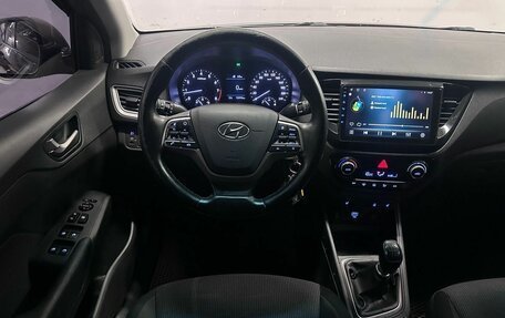 Hyundai Solaris II рестайлинг, 2019 год, 900 000 рублей, 14 фотография