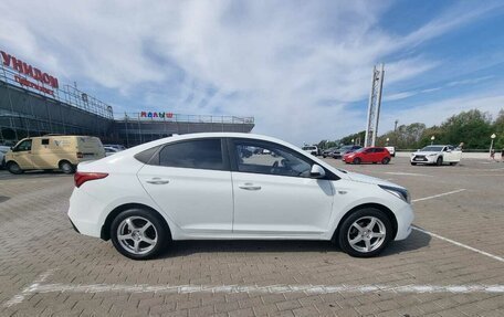 Hyundai Solaris II рестайлинг, 2018 год, 990 000 рублей, 3 фотография
