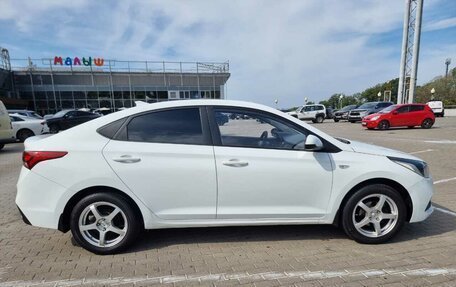 Hyundai Solaris II рестайлинг, 2018 год, 990 000 рублей, 8 фотография