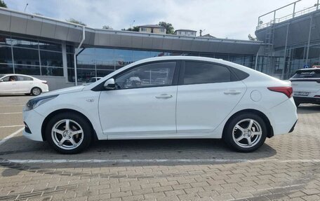 Hyundai Solaris II рестайлинг, 2018 год, 990 000 рублей, 5 фотография