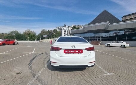 Hyundai Solaris II рестайлинг, 2018 год, 990 000 рублей, 14 фотография