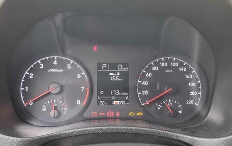 Hyundai Solaris II рестайлинг, 2018 год, 990 000 рублей, 16 фотография