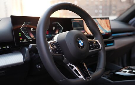 BMW 5 серия, 2024 год, 7 150 000 рублей, 24 фотография