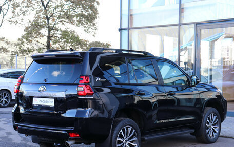Toyota Land Cruiser Prado 150 рестайлинг 2, 2022 год, 5 680 000 рублей, 4 фотография