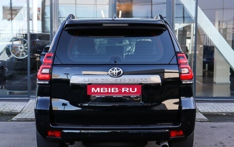 Toyota Land Cruiser Prado 150 рестайлинг 2, 2022 год, 5 680 000 рублей, 5 фотография