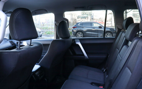 Toyota Land Cruiser Prado 150 рестайлинг 2, 2022 год, 5 680 000 рублей, 10 фотография