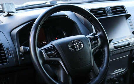 Toyota Land Cruiser Prado 150 рестайлинг 2, 2022 год, 5 680 000 рублей, 11 фотография