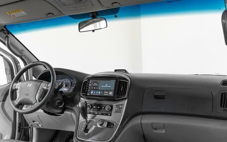 Hyundai Grand Starex Grand Starex I рестайлинг 2, 2016 год, 2 295 000 рублей, 8 фотография