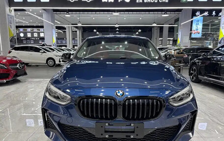 BMW 1 серия, 2022 год, 1 780 000 рублей, 2 фотография