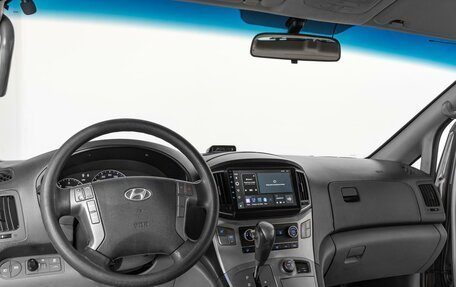 Hyundai Grand Starex Grand Starex I рестайлинг 2, 2016 год, 2 295 000 рублей, 6 фотография