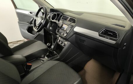 Volkswagen Tiguan II, 2017 год, 1 720 000 рублей, 10 фотография