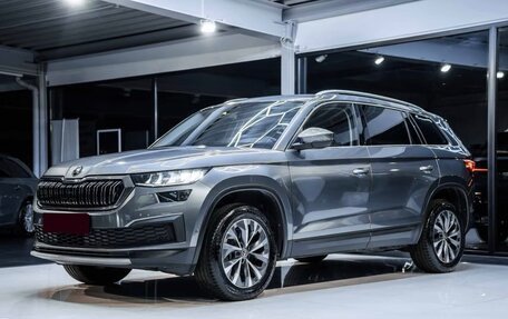 Skoda Kodiaq I, 2023 год, 3 856 000 рублей, 2 фотография